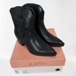 Wild Pair Women’s Lucie Western Booties 10M Black Ankle Booties